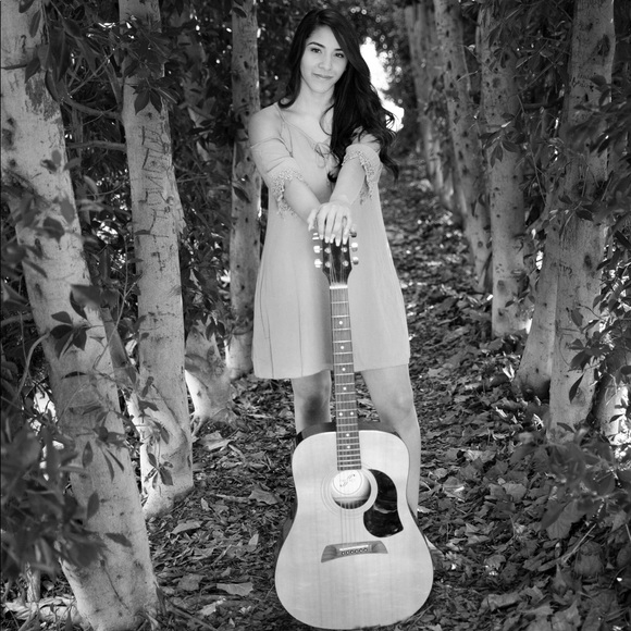 Meet your Posher, Valerie - Picture 3 of 7